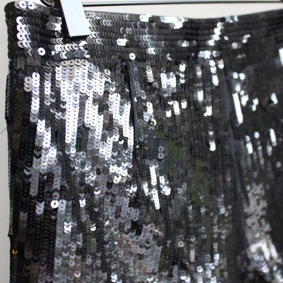 Express Women's Black Mid-Rise Sequin Shorts Size 2 - Picture 4 of 7